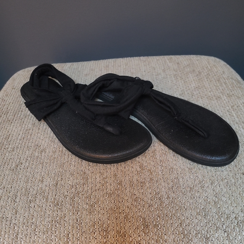 ***DONATED*** Sanuk Black Flip Flops